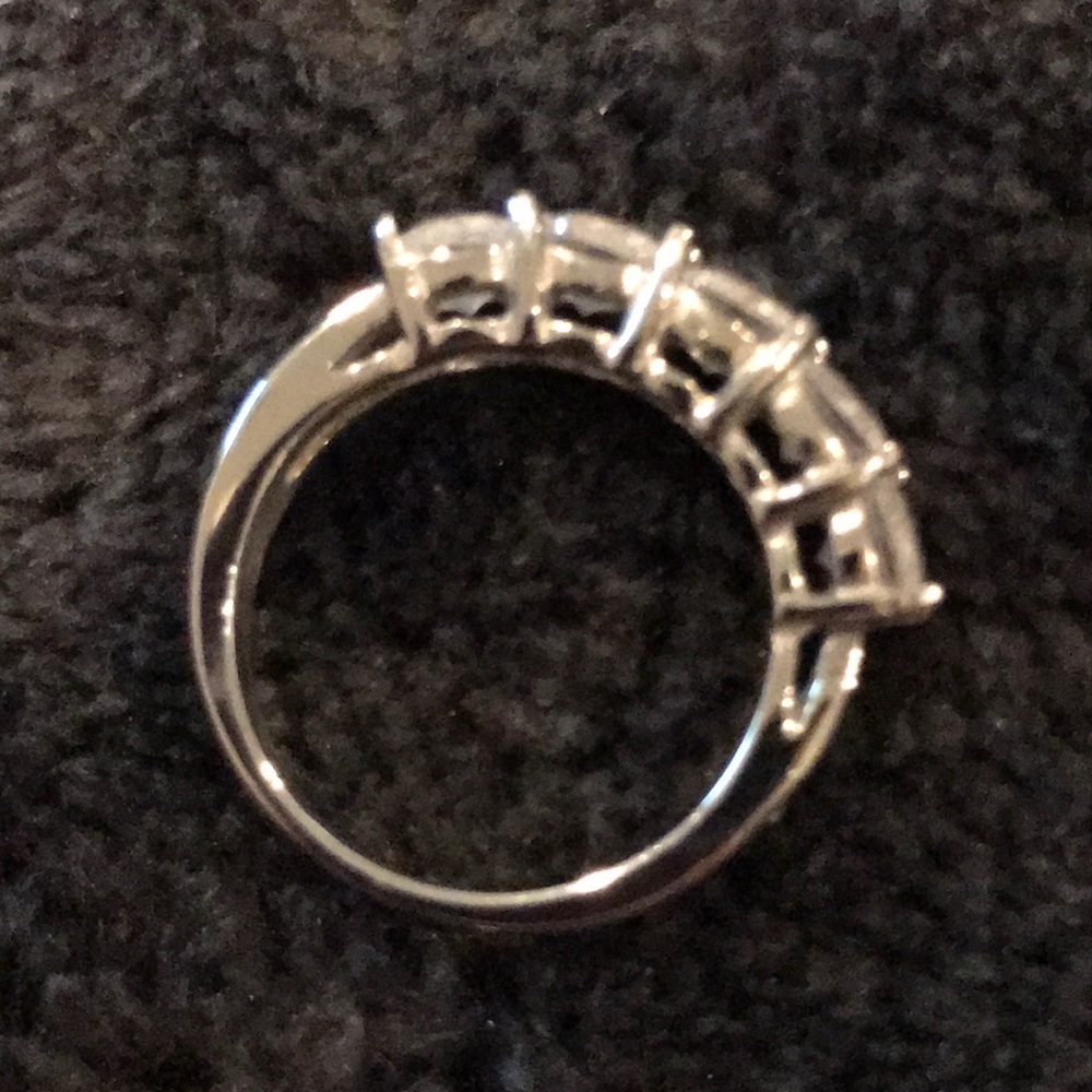 5 stone ring - Picture 2 of 2